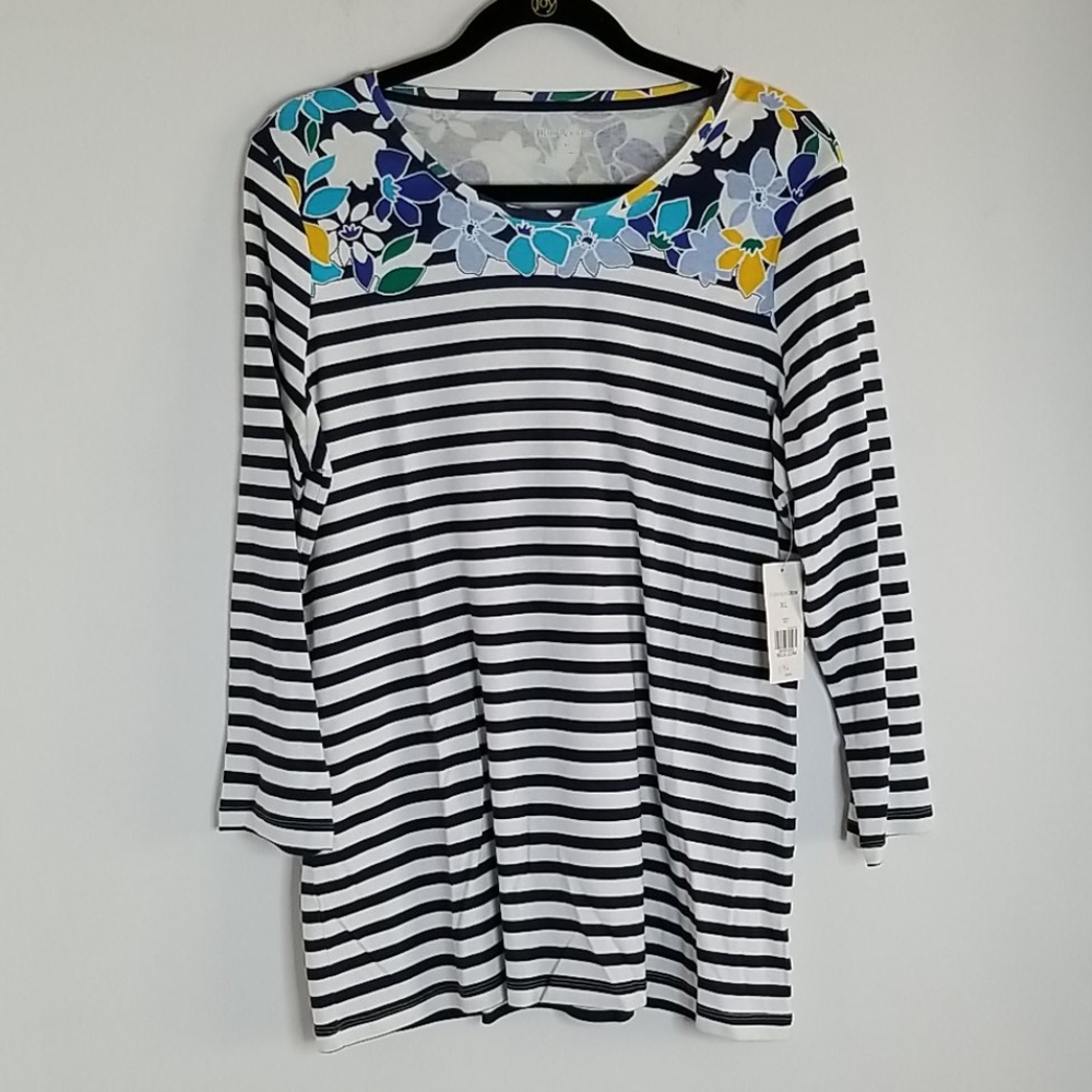 Kim Rogers top size XL